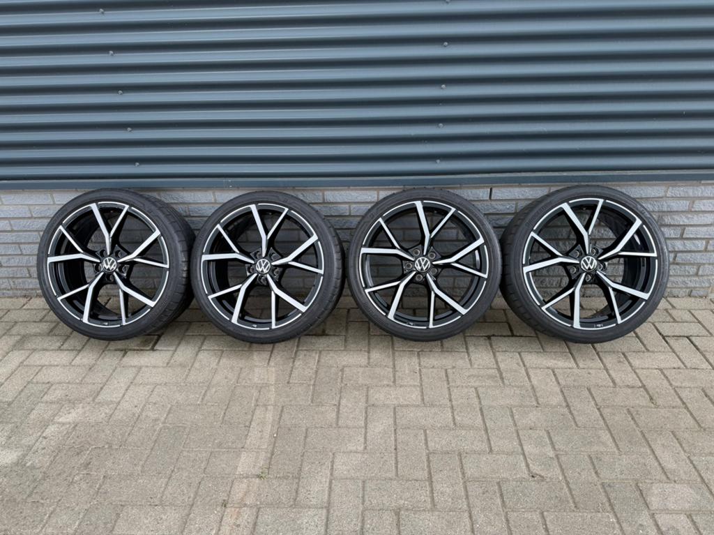 Volkswagen Golf 8R Estoril 19 inch, Auto-onderdelen, Gebruikt, Banden en Velgen, 235 mm, Personenwagen