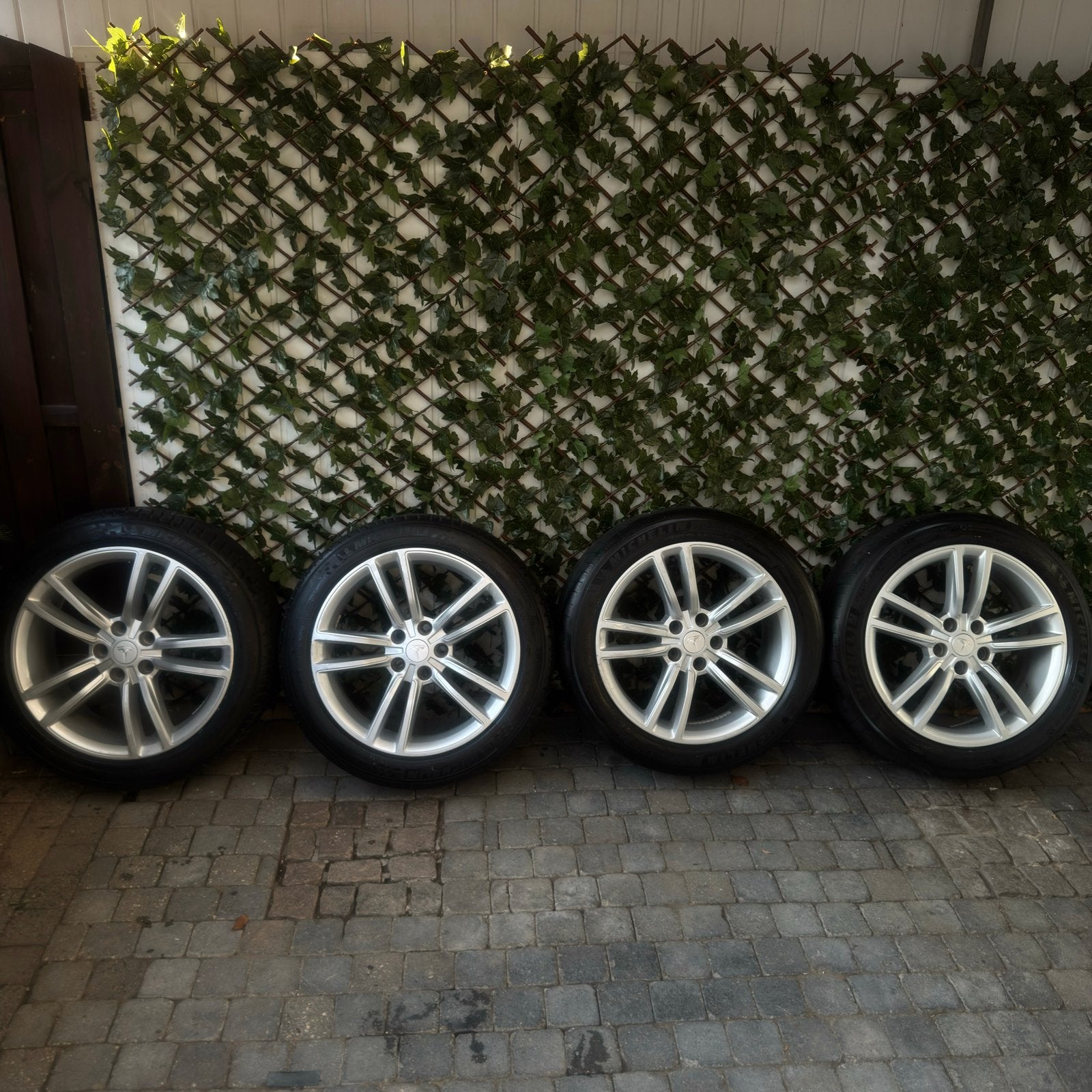 Originele 19-inch Tesla Model S velgen met Michelin PS4S, Auto-onderdelen, 19 inch, Banden en Velgen, Ophalen of Verzenden, Personenwagen