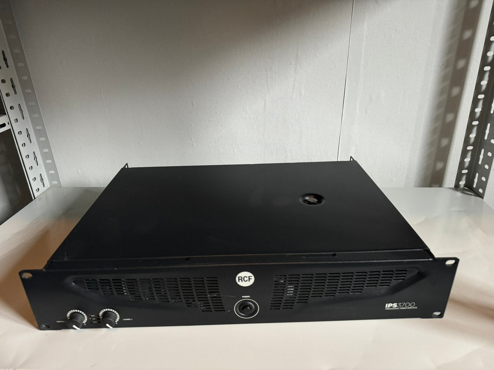 RCF IPS 3700 professionele eindversterker., Ophalen, Zo goed als nieuw, Minder dan 500 watt