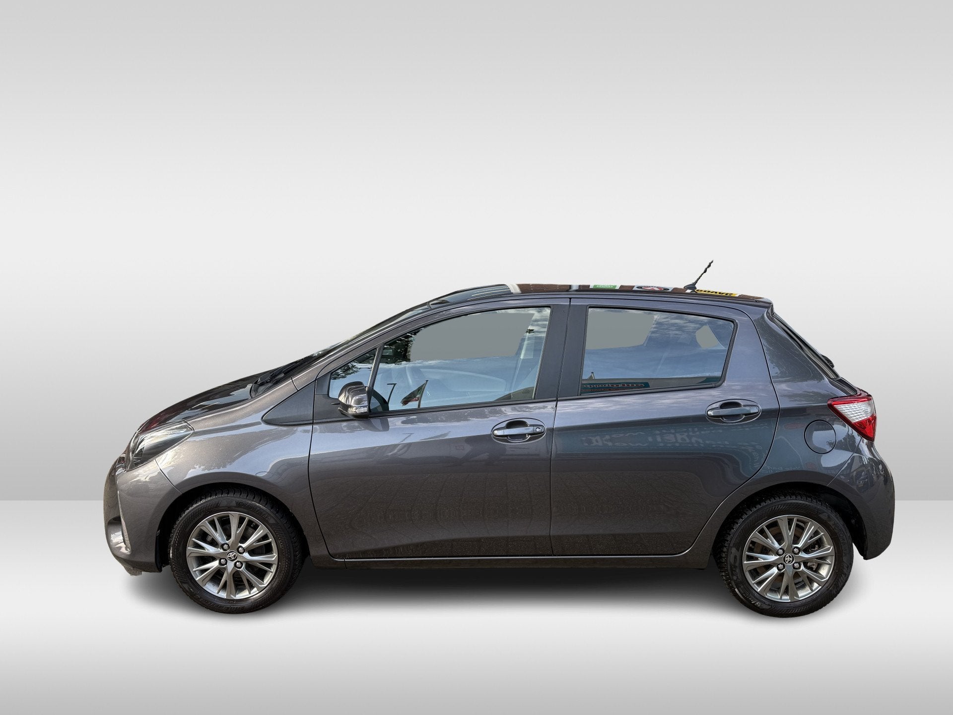 Toyota Yaris 1.0 VVT-i Active | airco | zuinig | 15 inch vel, Voorwielaandrijving, Stof, 730 kg, Bedrijf
