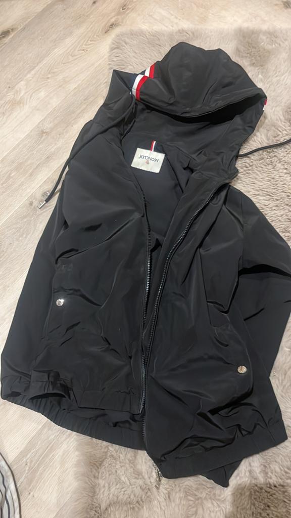 Moncler jas maat S zonder nfc scan, Verzenden, Zo goed als nieuw, Maat 46 (S) of kleiner, Zwart