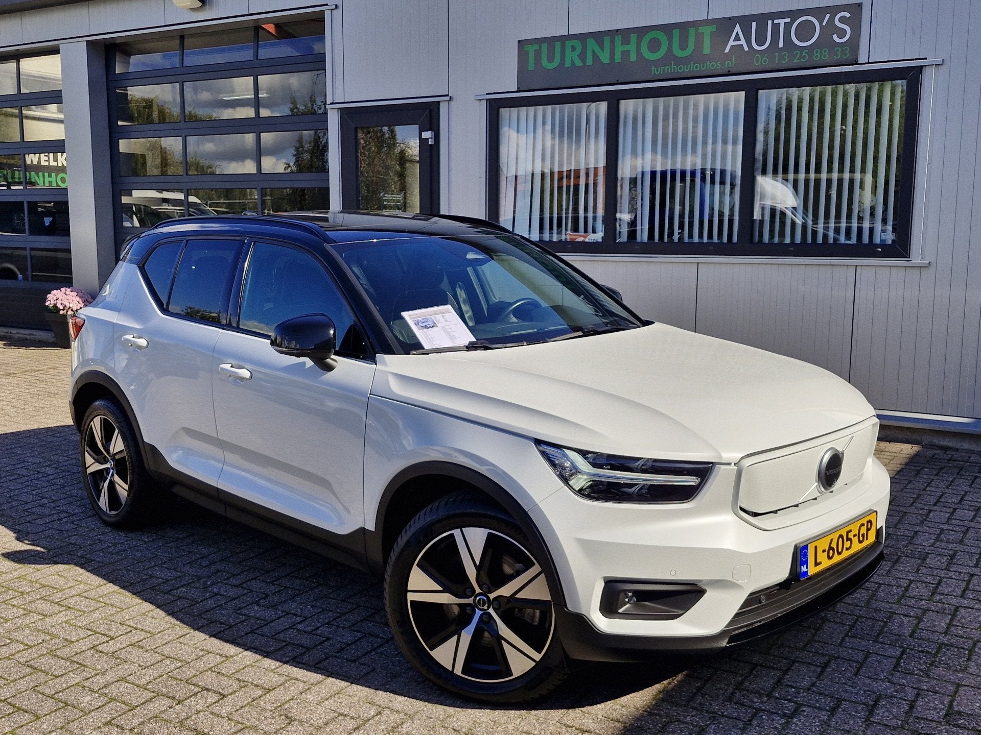 Volvo XC40 Recharge P8 AWD R-Design | Warmtepomp | Lounge Pa, Dealer onderhouden, Gebruikt, Met garantie (alle), 24 min