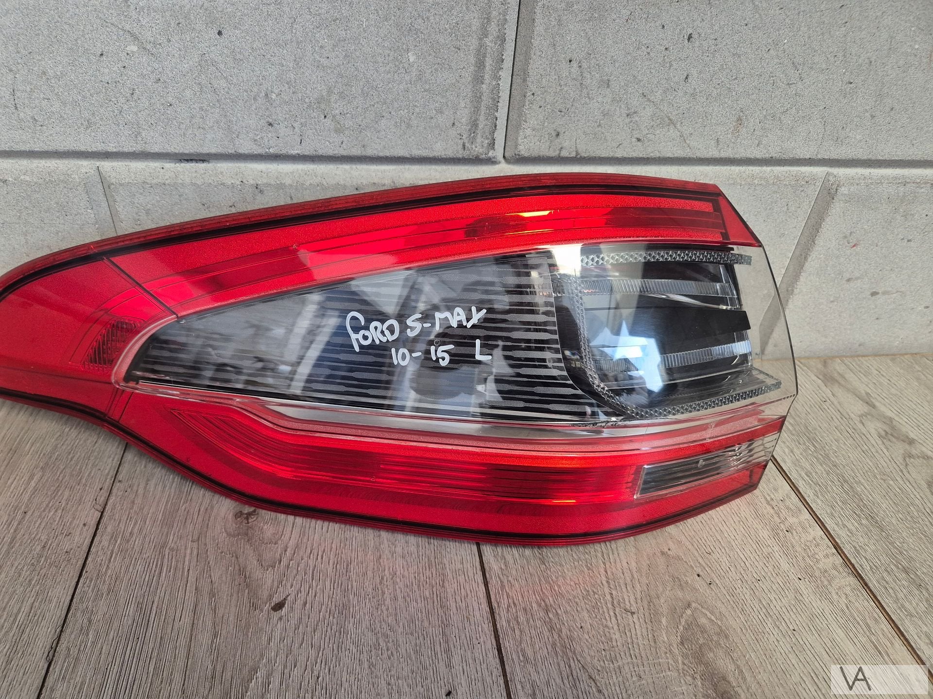 Achterlicht links van Ford S-max 2010 tot 2015 facelift €200, Gebruikt, -, -, Ophalen of Verzenden