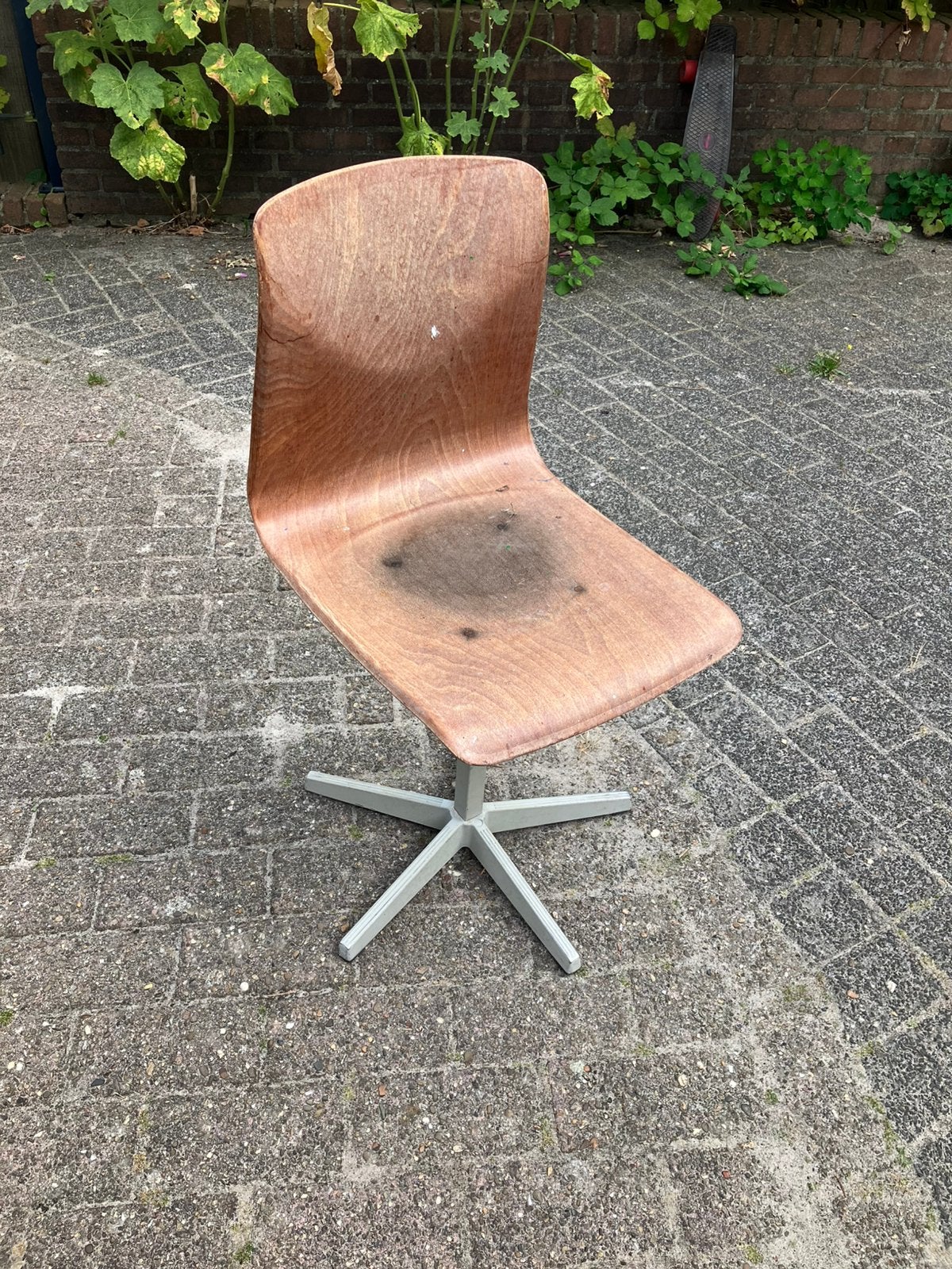 Schoolstoel., Ophalen, Gebruikt, Retro, Eén