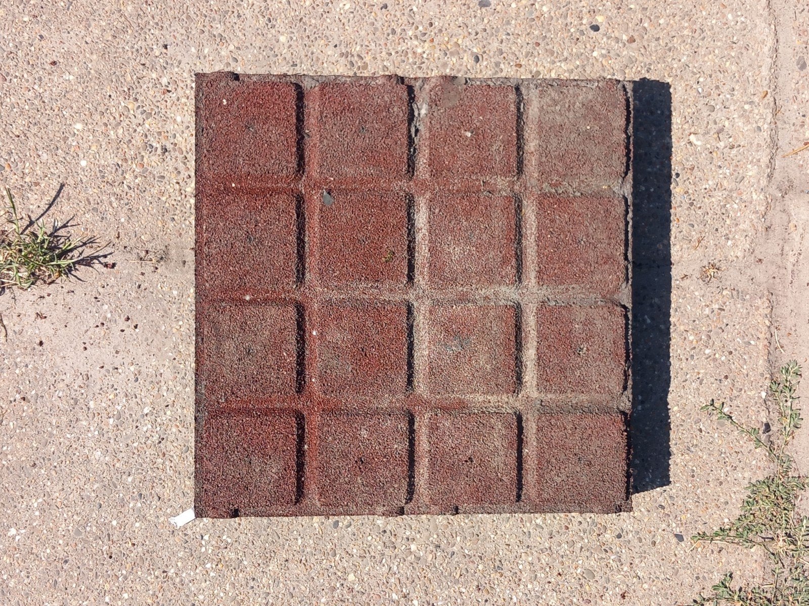 Foto 4 van AANBIEDING:119 Rubber tegels 50x50x9. Van €4,90 NU €4,50