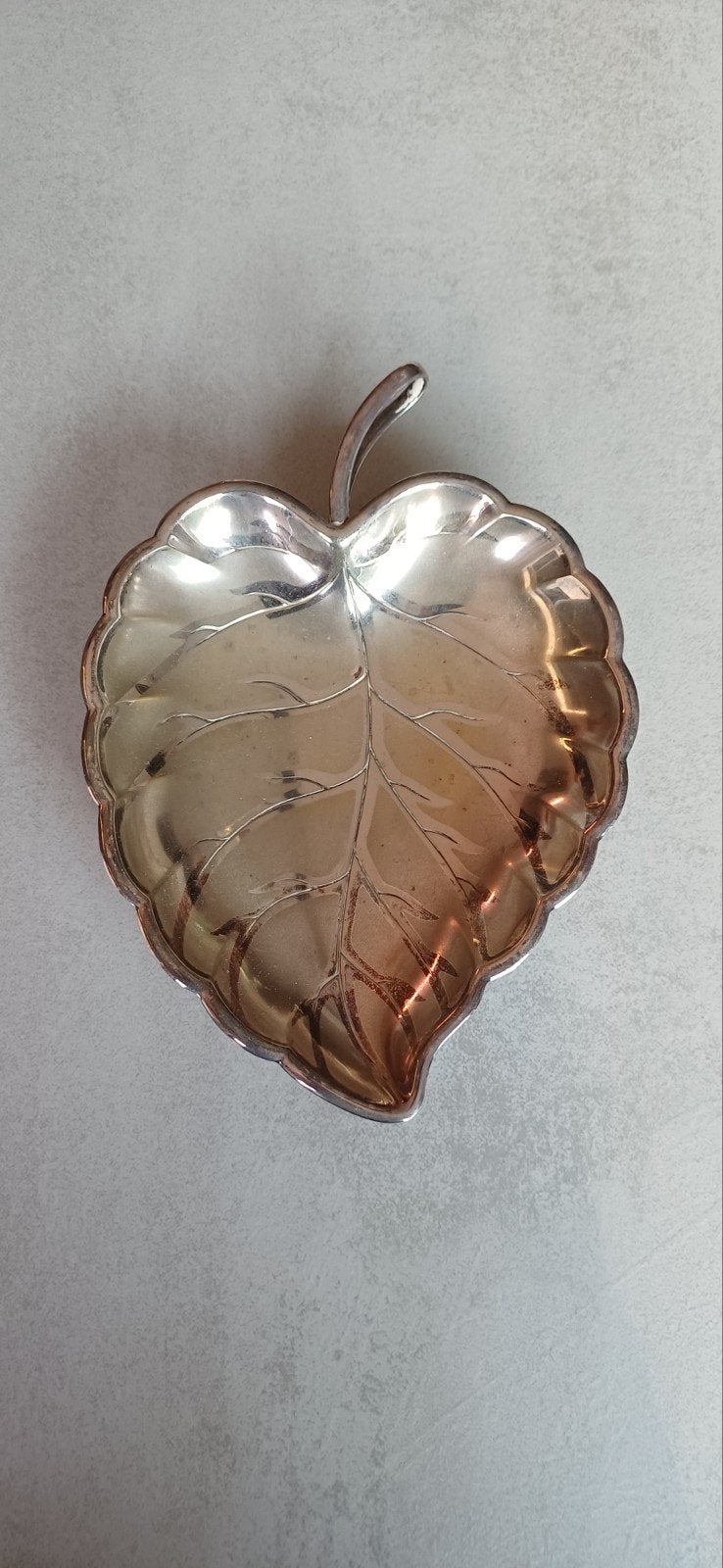 Decoratieve Bladvormige Schaal - Zilverkleurig, Antiek en Kunst, Antiek | Schalen, Ophalen