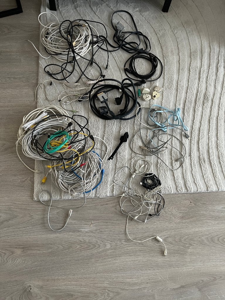 Grote partij kabels UTP HDMI USB SCART, RCA/tulp, adapters, Ophalen of Verzenden, Zo goed als nieuw, 10 meter of meer, Overige kabels