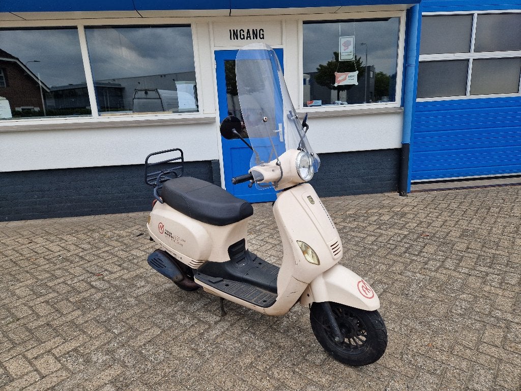 HANDEL / EXPORT : Opknap scooter BTC Riva A-klasse project, Ophalen, Gebruikt, Schijfrem, Overige typen