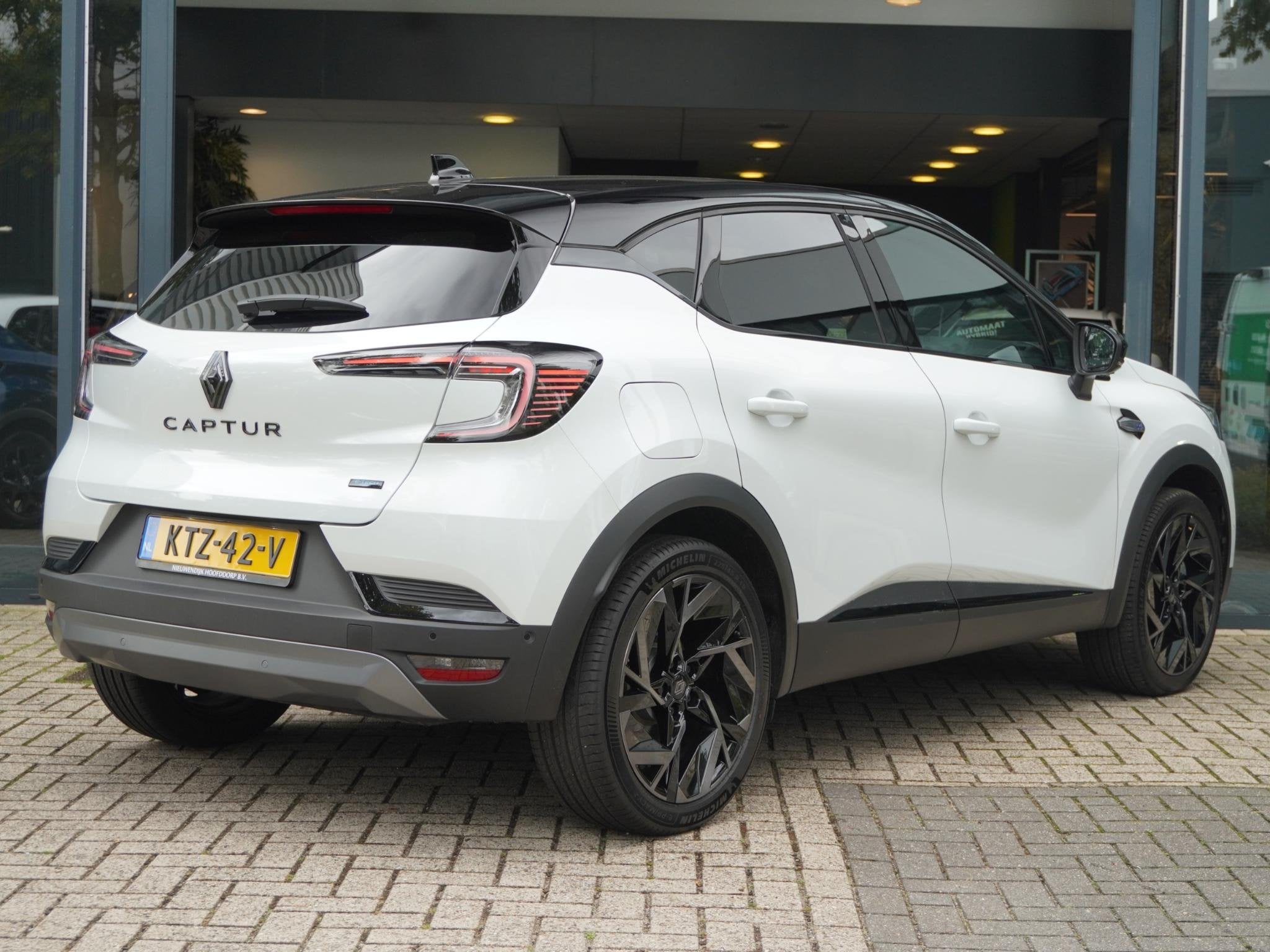 Renault Captur 1.8 E-Tech full hybrid 160 esprit Alpine AUTO, Auto's, Automatische klimaatregeling, 4 cilinders, 160 pk, Bedrijf