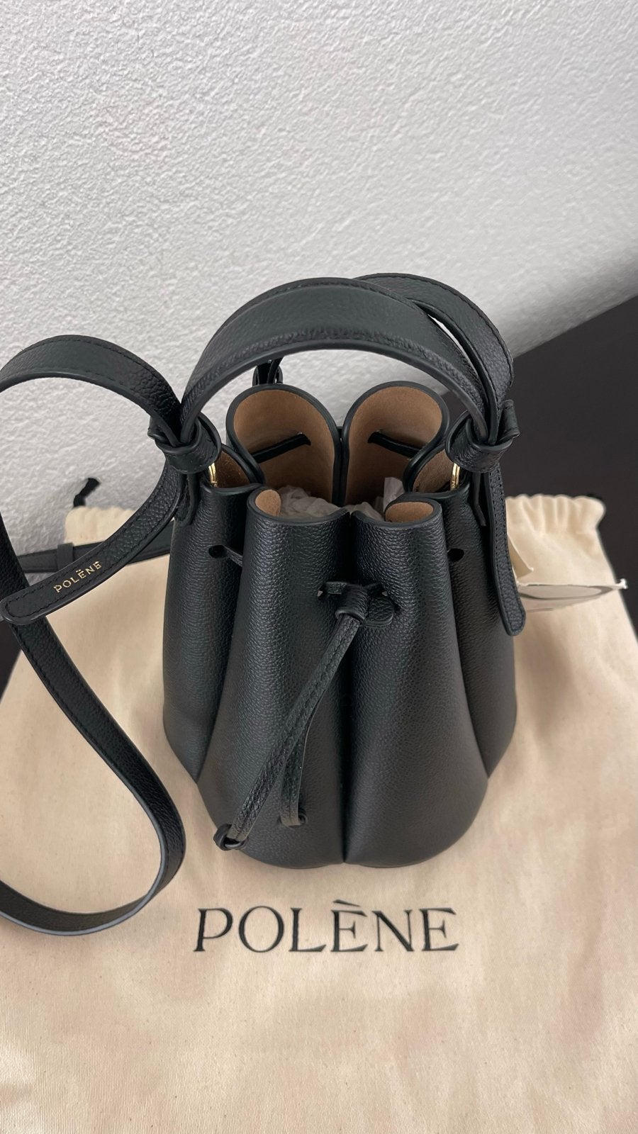 Polène Numéro Huit Mini Zwart - Nieuw met prijskaartje, Sieraden, Tassen en Uiterlijk, Ophalen of Verzenden, Nieuw, Zwart, Schoudertasje