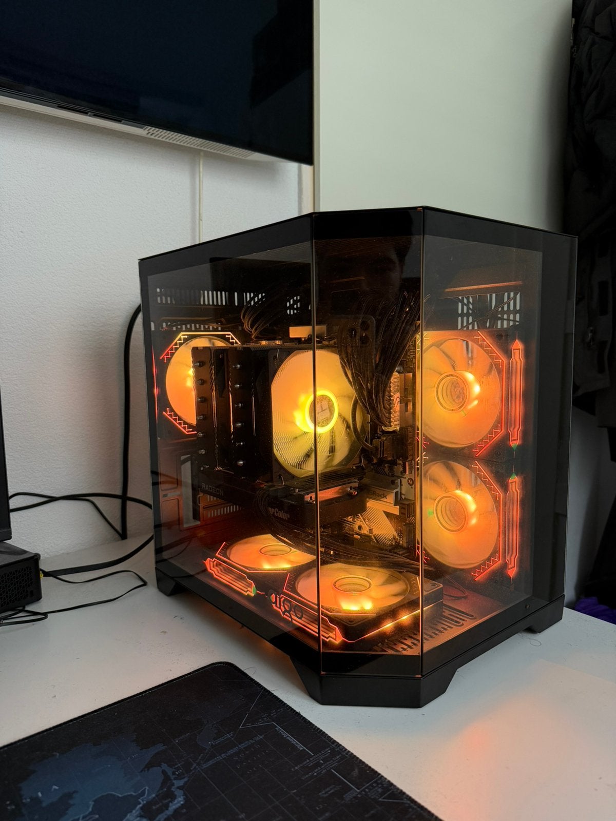 Gaming PC | Ryzen 5 7600 | RX 9060 XT 16GB | 16GB DDR5 | RGB, Computers en Software, Desktop Pc's, Ophalen of Verzenden, Zo goed als nieuw