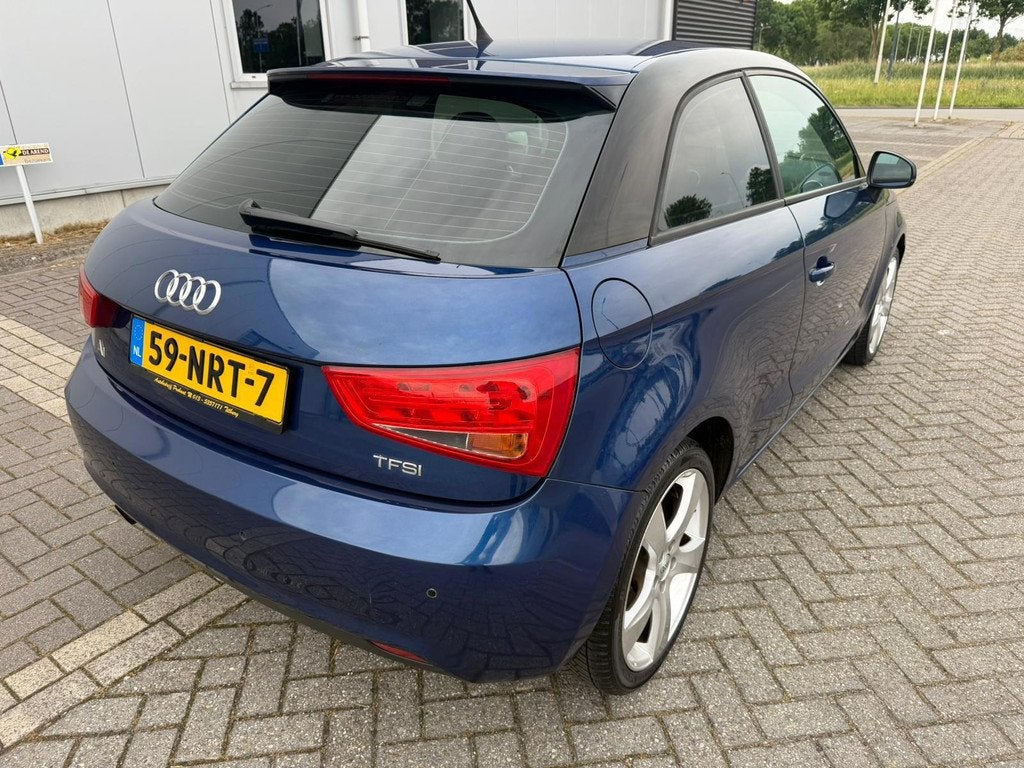 Audi A1 1.2 TFSI Attraction Pro Line Business Airco Navigati, Auto's, Audi, Voorwielaandrijving, Euro 5, 86 pk, 4 cilinders
