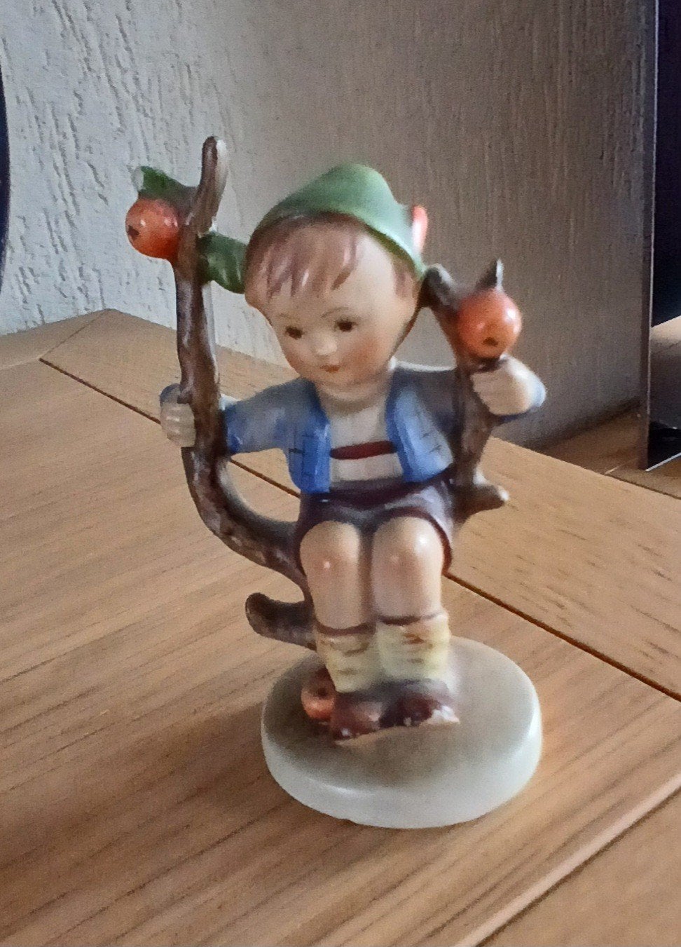 Hummel Beeldje Appelboom Jongen nr. 142 3/0, Ophalen