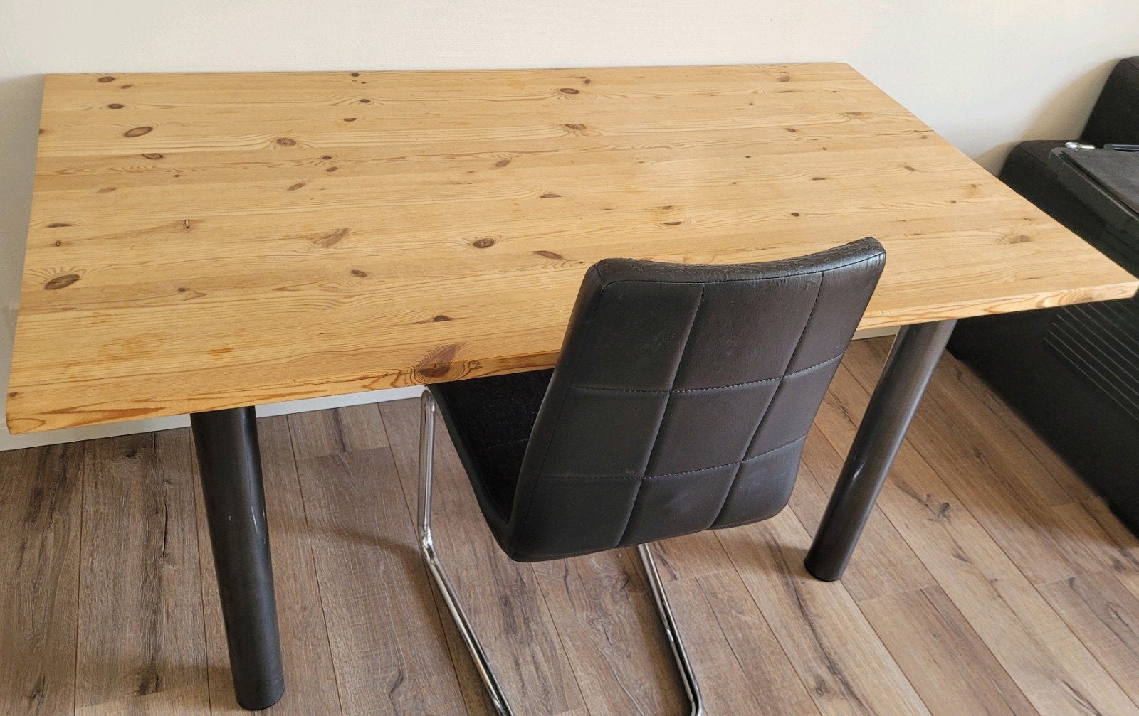 Bureau met houten blad en metalen poten, Huis en Inrichting, Bureaus, Ophalen, Demontabel, Gebruikt, Hout