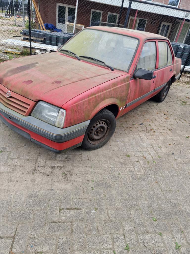 🚗 GEVRAAGD OLDTIMERS, SCHUURVONDSTEN & PROJECT AUTO’S 🚗, Automaat, Achterwielaandrijving, 2000 kg, Zwart
