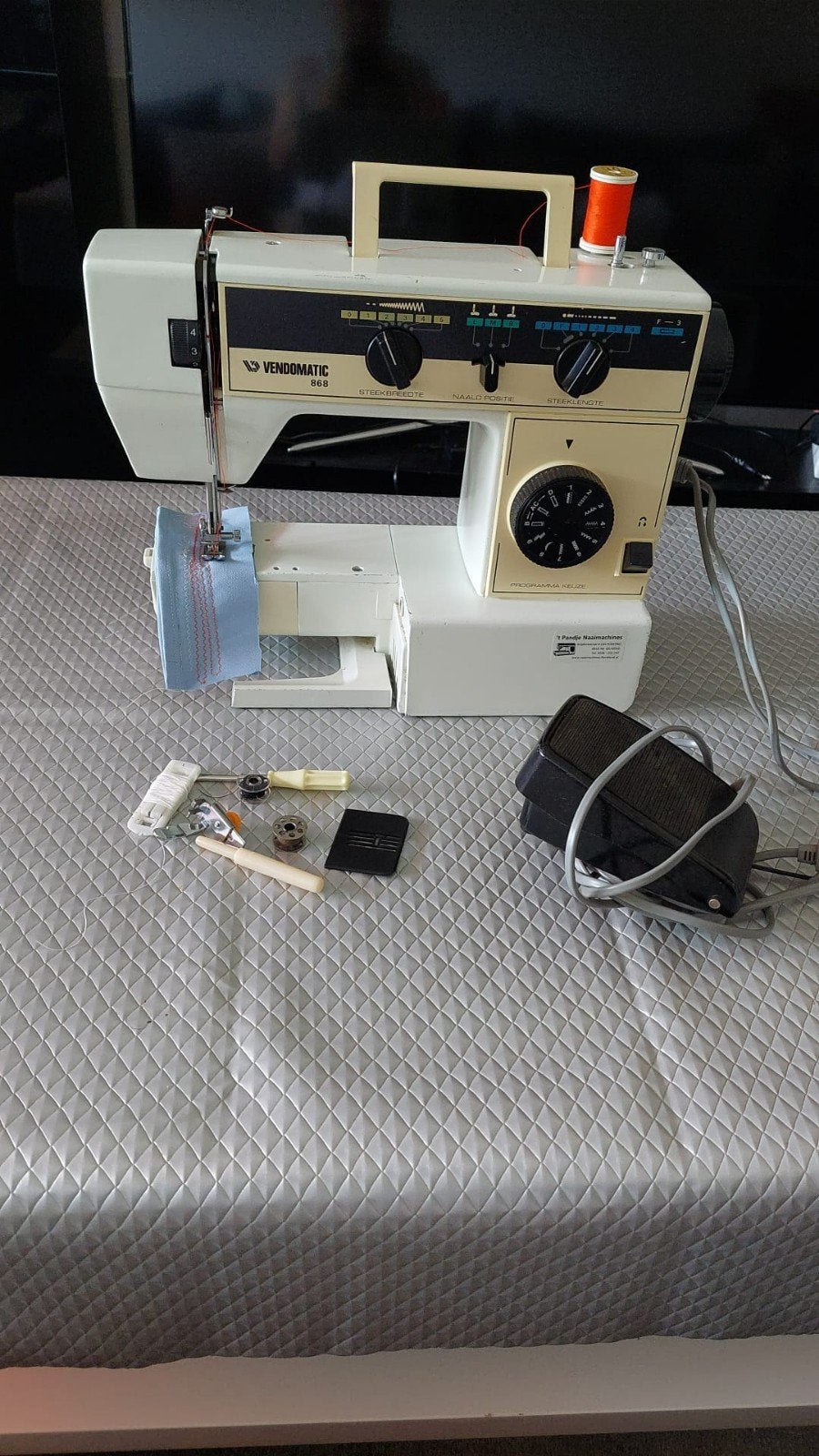 Vendomatic naaimachine, Hobby en Vrije tijd, Naaimachines en Toebehoren, Ophalen, Zo goed als nieuw, Naaimachine, Overige merken