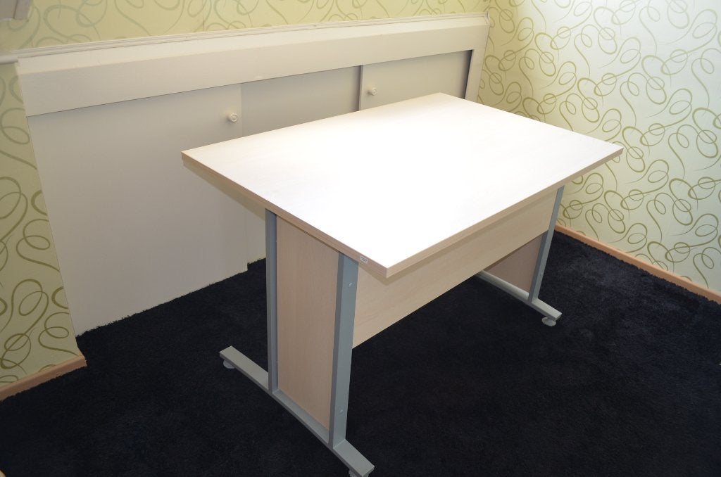 Bureau gratis, Ophalen, 120 cm, Spaanplaat of MDF, Zo goed als nieuw