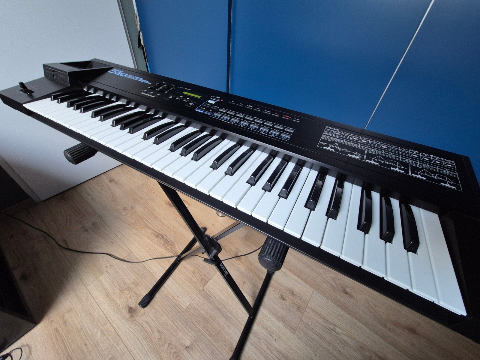 Roland D-20 synthesizer, Ophalen, Roland, Met midi-aansluiting, 61 toetsen