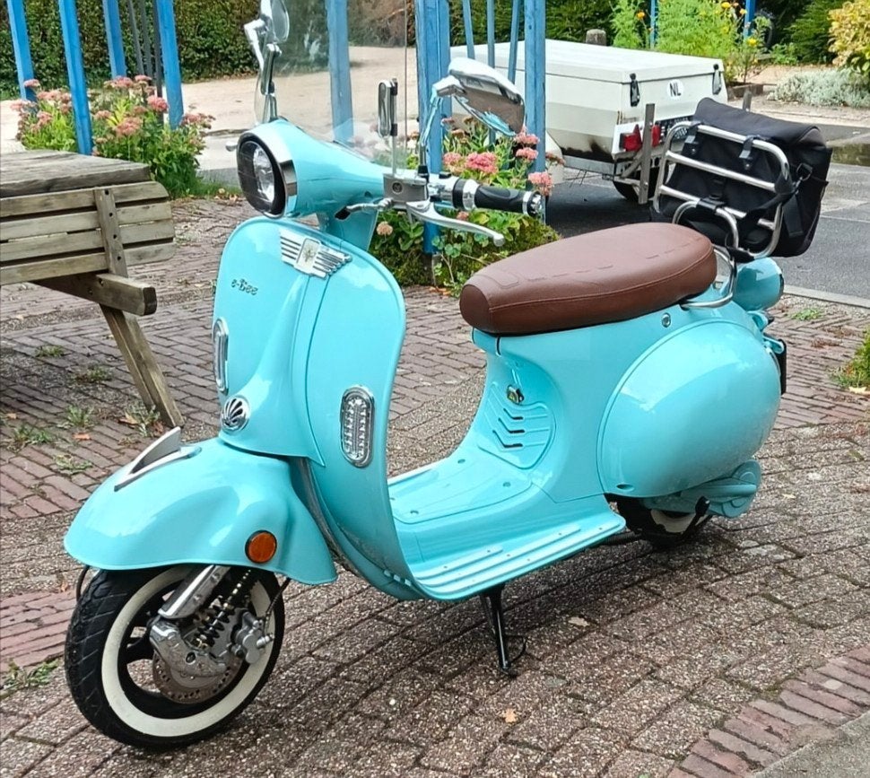 SAKURA Scooter 2022 -  2 Accu’s -  Rijklaar -  Alarm - Helm, Ophalen, Sakura, Gebruikt, Maximaal 45 km/u