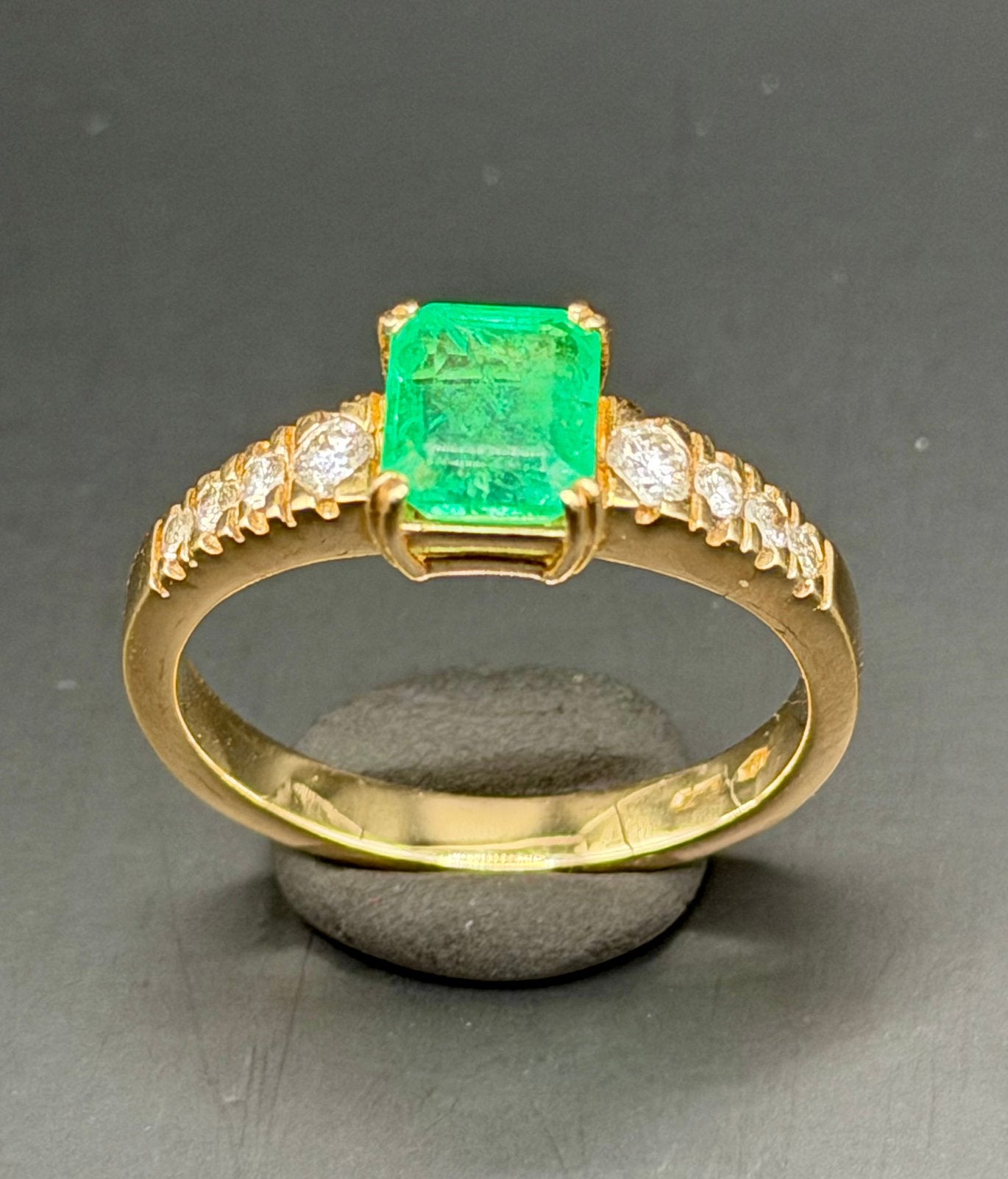 Prachtige 18K gouden ring natuurlijke diamant/smaragd- 22mm, 20 of groter, Ophalen of Verzenden, Dame of Heer, Met edelsteen
