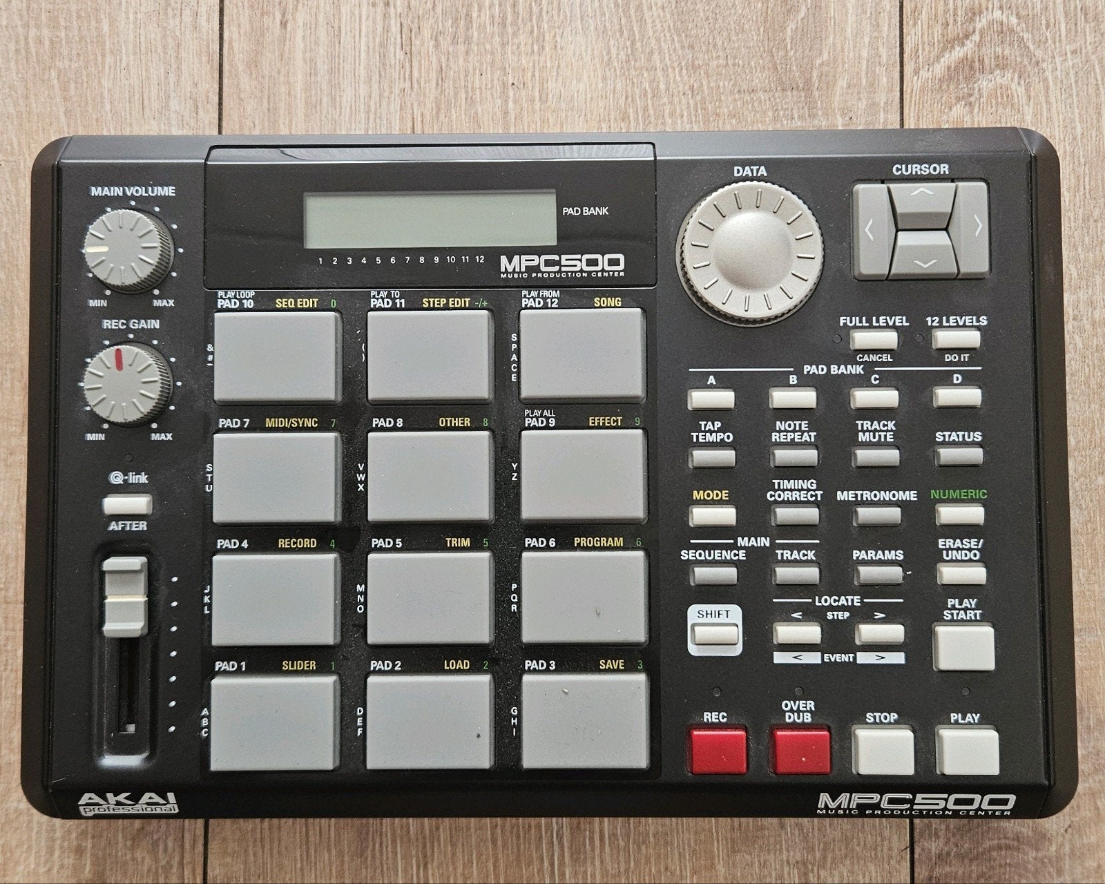Akai MPC500 - 128 MB RAM - Zo goed als nieuw, Muziek en Instrumenten, Ophalen of Verzenden, Zo goed als nieuw