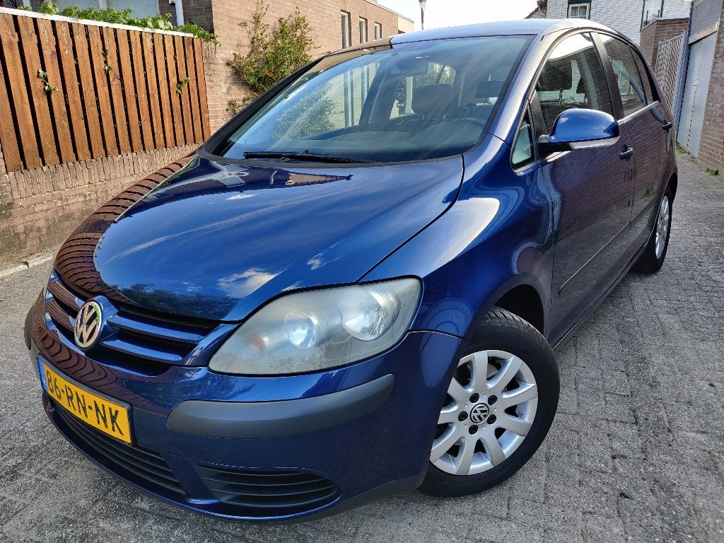 Volkswagen Golf Plus 1.6 FSI /AUTOMAAT/AIRCO/VEEL OPTIES/APK, Auto's, Volkswagen, Zwart, 4 cilinders, 1200 kg, 115 pk