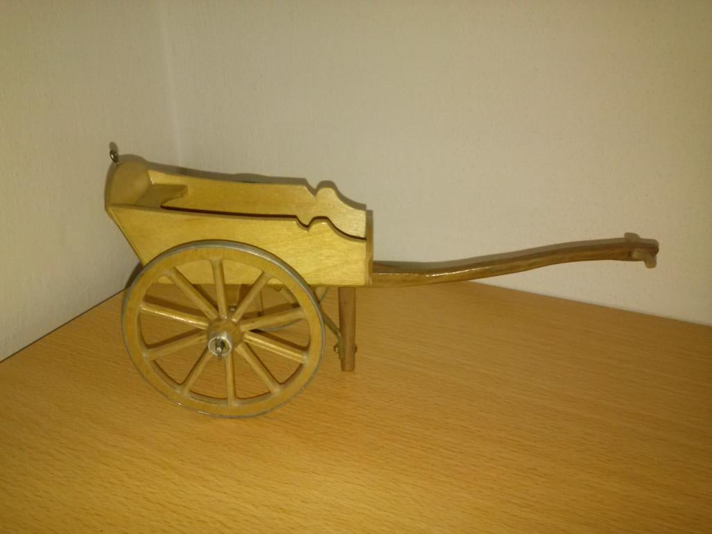 2 Friese Melk Handkarretjes Schaal 1:8 Modelbouw Nieuw, Ophalen of Verzenden, Nieuw, Groter dan 1:32
