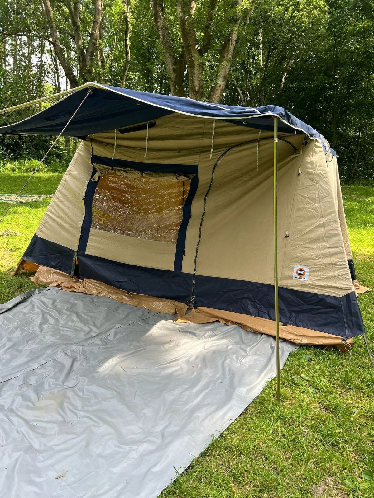 Ruime tent met 2 slaapcabines, Ophalen, Gebruikt, Tot en met 4