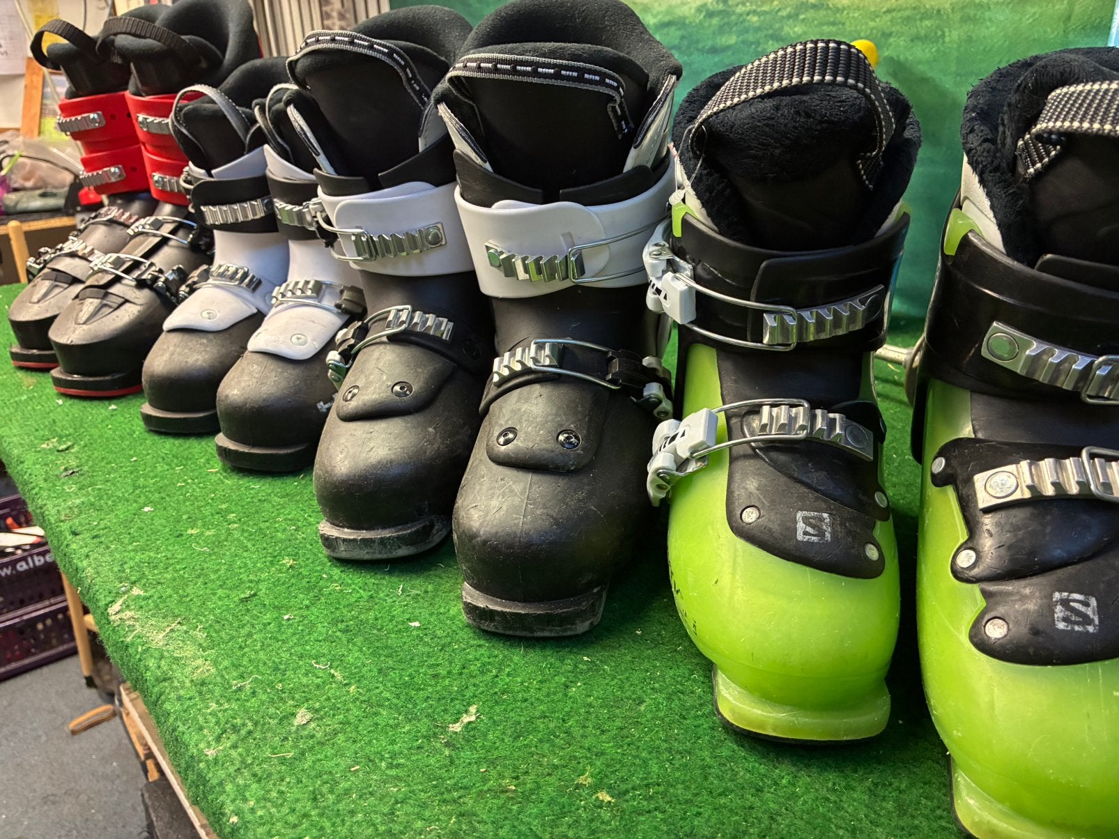 Kinderskischoenen jong gebruikt en nieuw, Ophalen of Verzenden, Zo goed als nieuw, Skiën, Schoenen