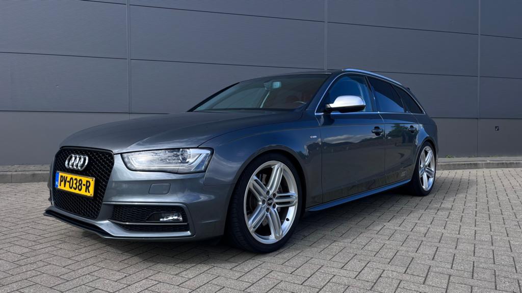 Audi A4 2.0TDI Avant S4 UITGEV EURO 6 3e Eig TOP OH UNIEK, Voorwielaandrijving, Euro 6, A4, Leder