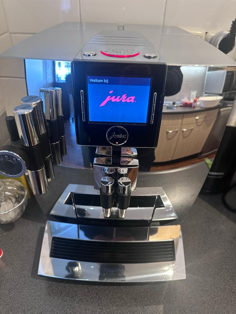 Jura Impressa J9 One Touch TFT - Volautomatische Koffiemachi, Ophalen, Koffiemachine, Zo goed als nieuw, 2 tot 4 kopjes