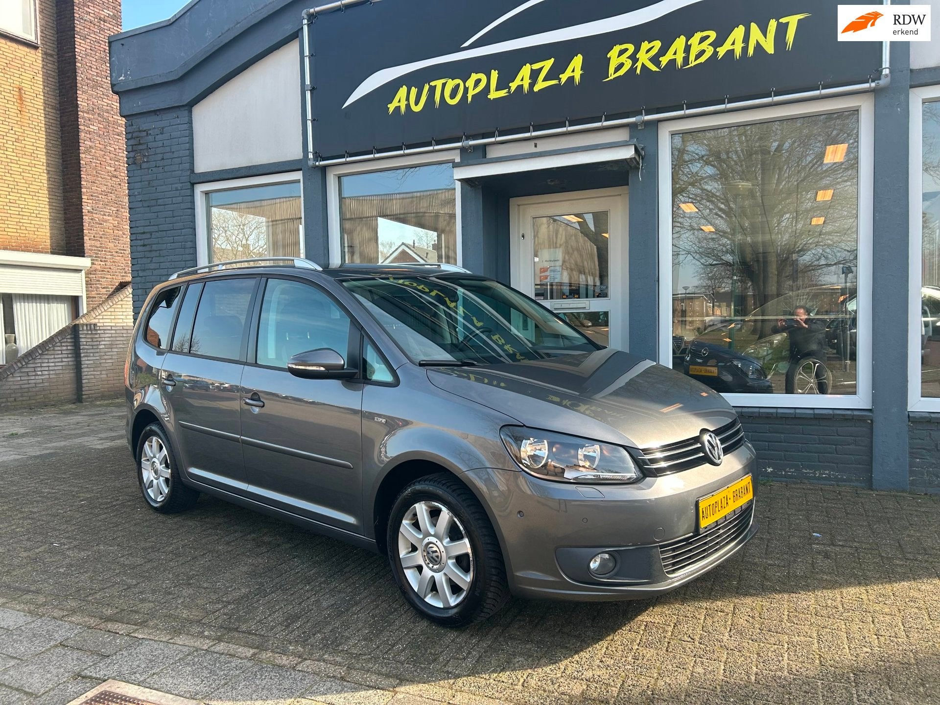 Volkswagen Touran 1.2 TSI / CLIMAT / NAVI / CRUISE / 7 PERSO, Stof, Gebruikt, Zwart, 4 cilinders