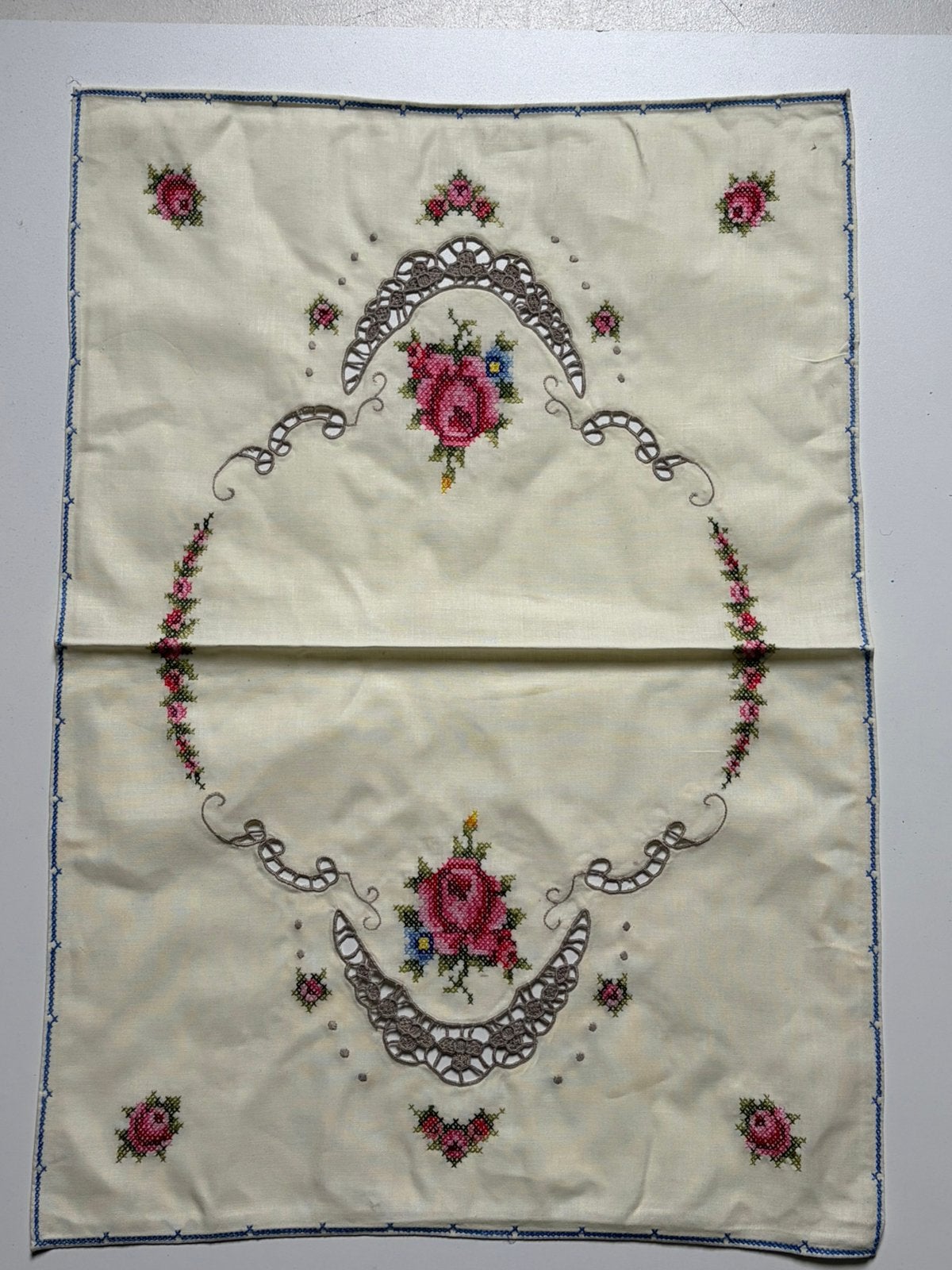Antieke handgewerkte katoenen loper brocante, 56 cm, Ophalen of Verzenden, Zo goed als nieuw, Katoen