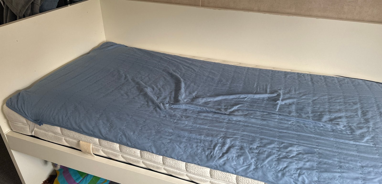 Eenpersoonsbed met matras (Ubica Rosaro), Ophalen, Gebruikt, 90 cm, Eenpersoons