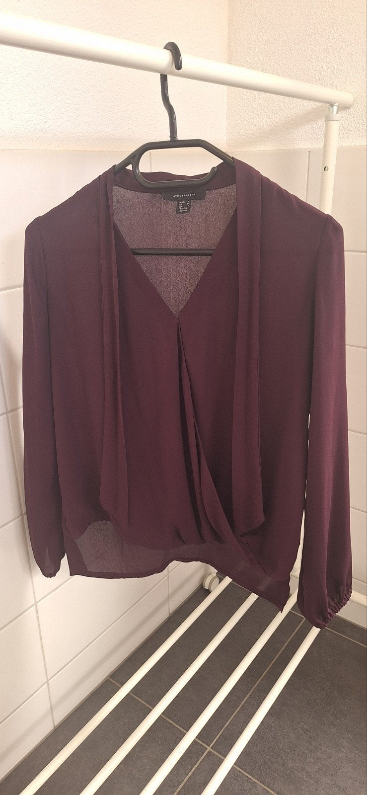 Donkerpaarse/bordeaux rode blouse met overslag, Atmosphere, Paars, Ophalen of Verzenden, Zo goed als nieuw