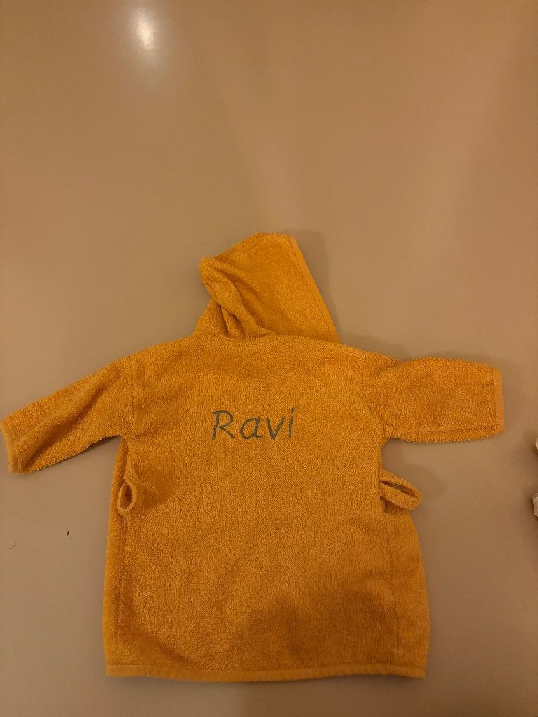 Baby badjas met naam Ravi, Ophalen of Verzenden, Zo goed als nieuw, Kraamcadeau