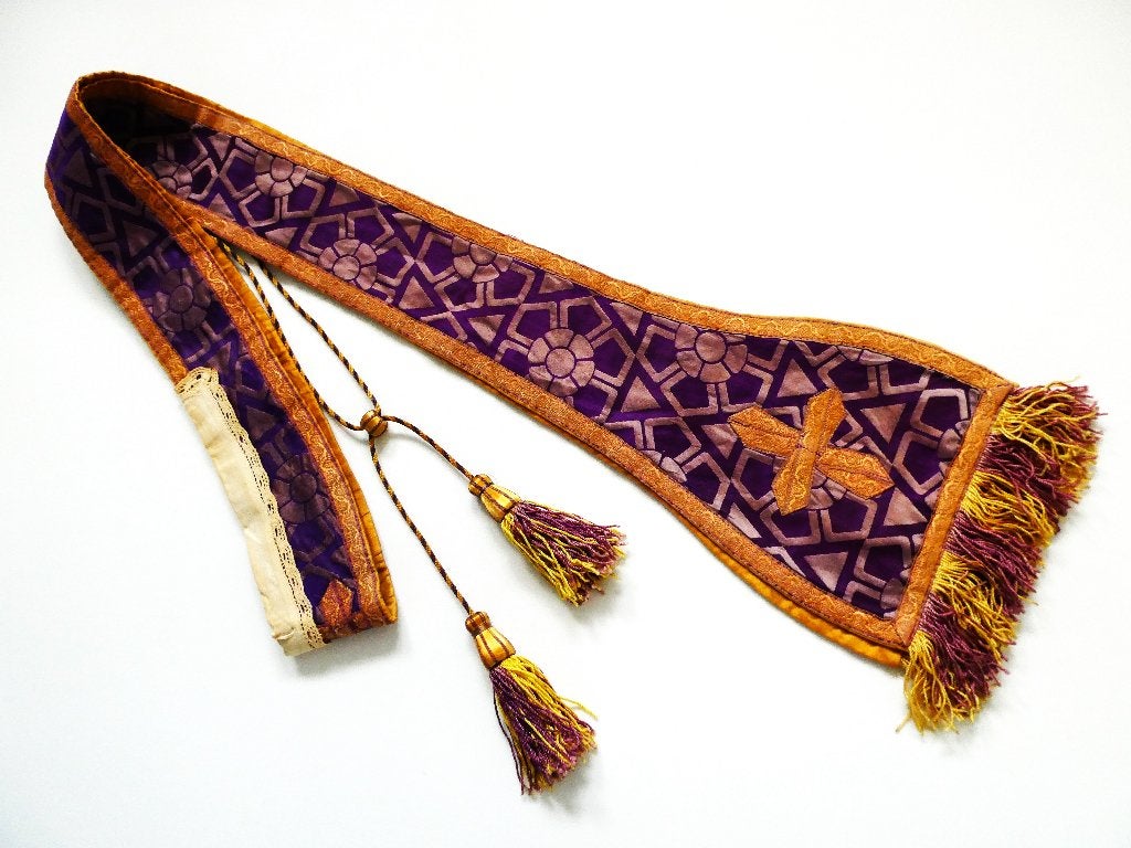 Liturgische kleding stola paars lila brokaat lint ca. 1900, Ophalen of Verzenden