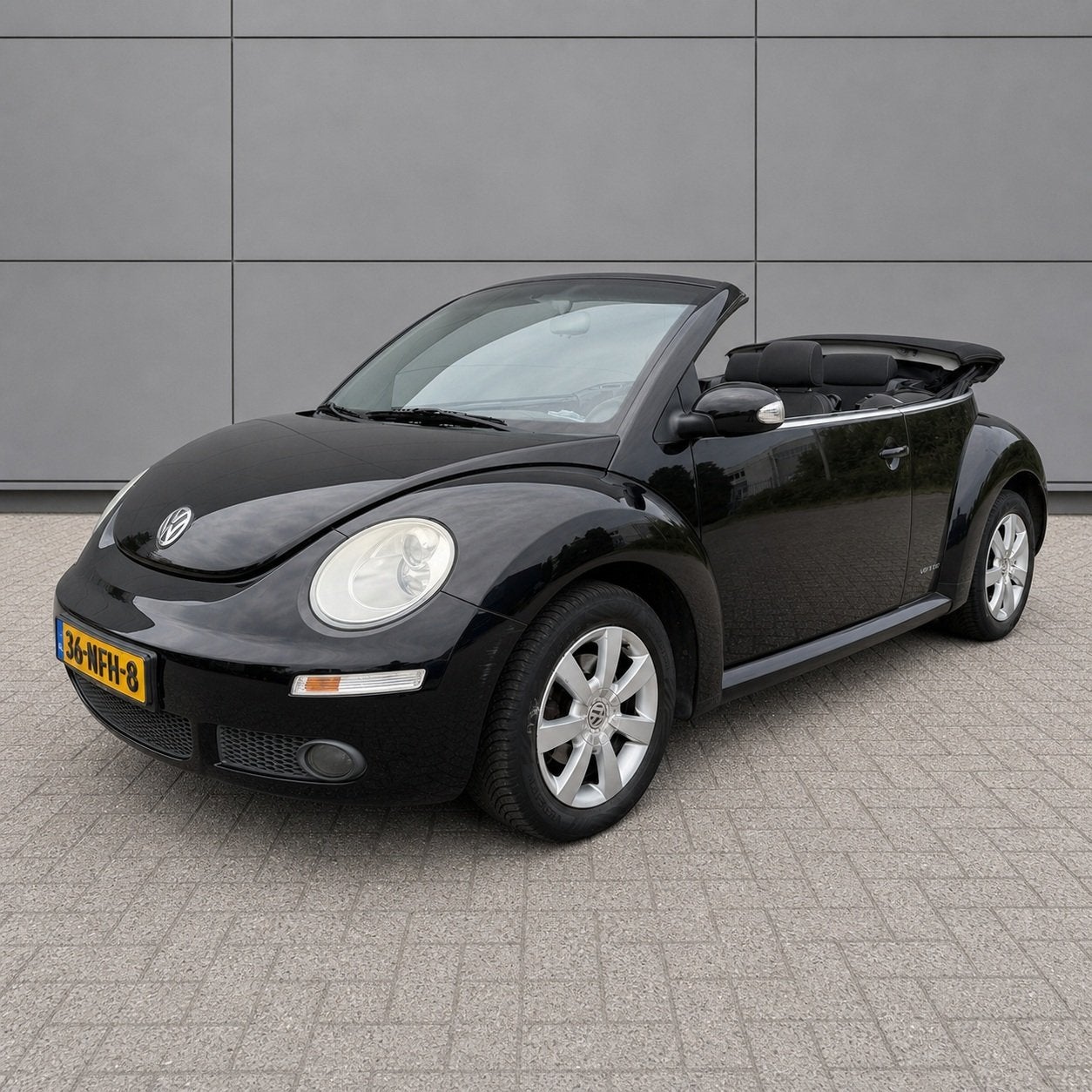 Volkswagen New Beetle Cabriolet 1.6 Automaat Highline Airco/, Stof, Gebruikt, 4 cilinders, Cabriolet