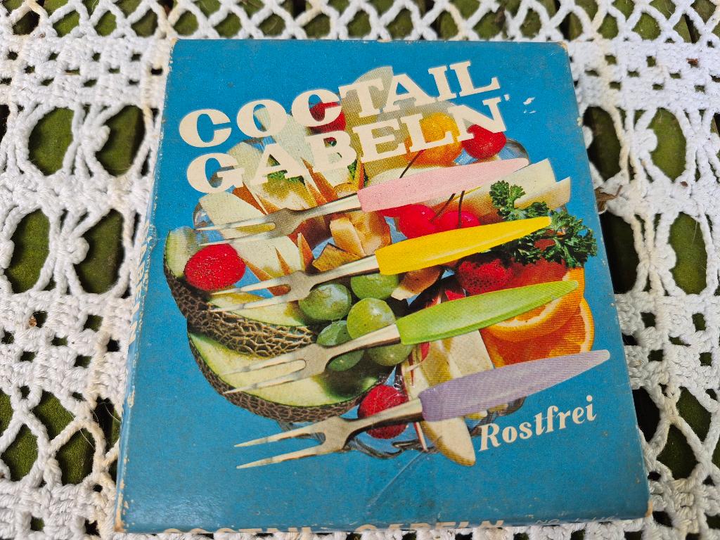 vintage cocktailvorkjes/vleesvorkjes (Gereserveerd), Ophalen of Verzenden, Zo goed als nieuw, Rvs of Chroom, Bestekset