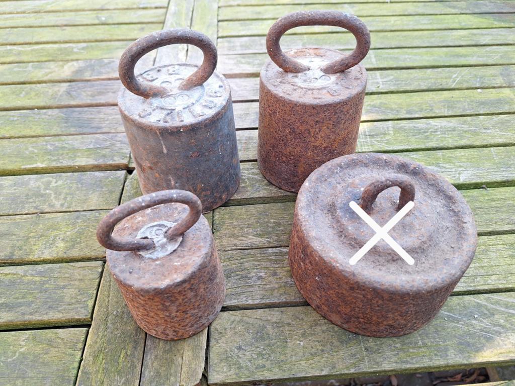 Antieke krukgewichten, drie stuks., Ophalen