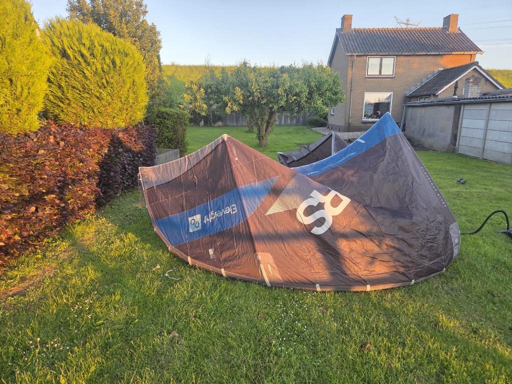 Eleveight kite 12 M V4 + Bar, Watersport en Boten, Kitesurfen, Gebruikt, Verzenden, Geen board, Kite
