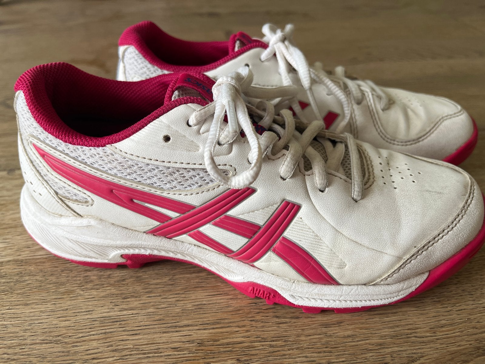 ASICS hockeyschoenen wit/roze - Maat 36, Gebruikt, Meisje, Schoenen, Ophalen of Verzenden