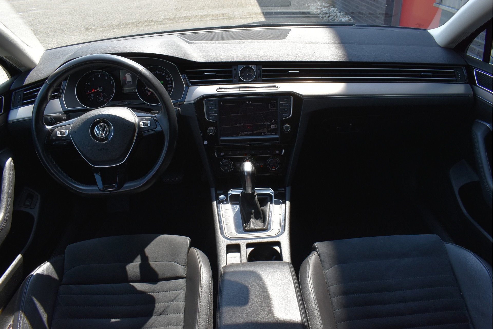 Volkswagen Passat Variant 1.8 TSI Highline DSG 180pk, Trekha, Auto's, Euro 6, 4 cilinders, 179 pk, Leder en Stof