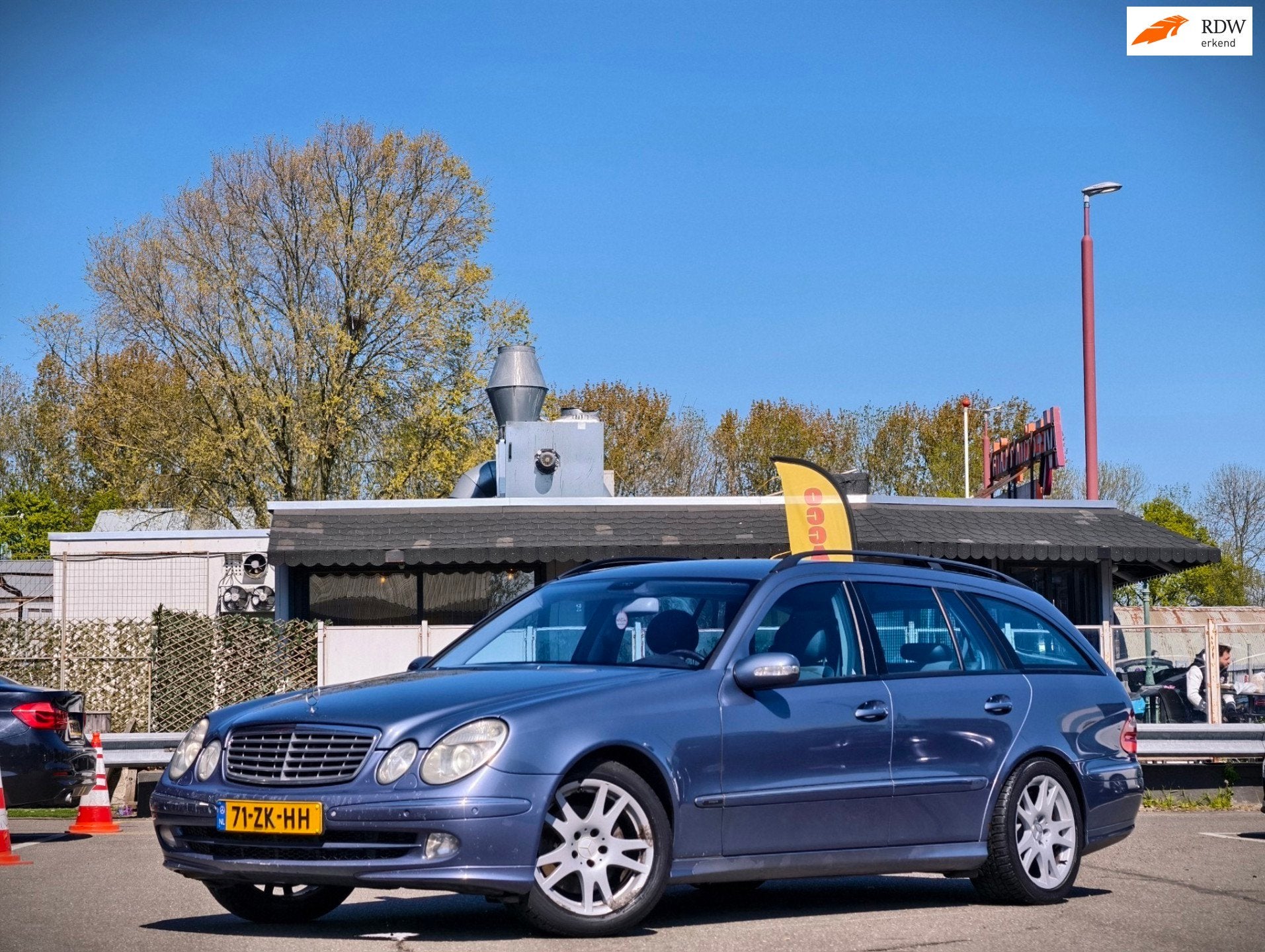 Mercedes-Benz E-klasse Combi 320 CDI Avantgarde / RIJD SCHAK, Auto's, Automaat, Dealer onderhouden, Achterwielaandrijving, Gebruikt