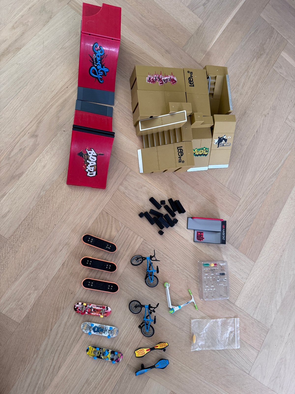Tech deck vinger skateboard met schans, Ophalen of Verzenden, Zo goed als nieuw