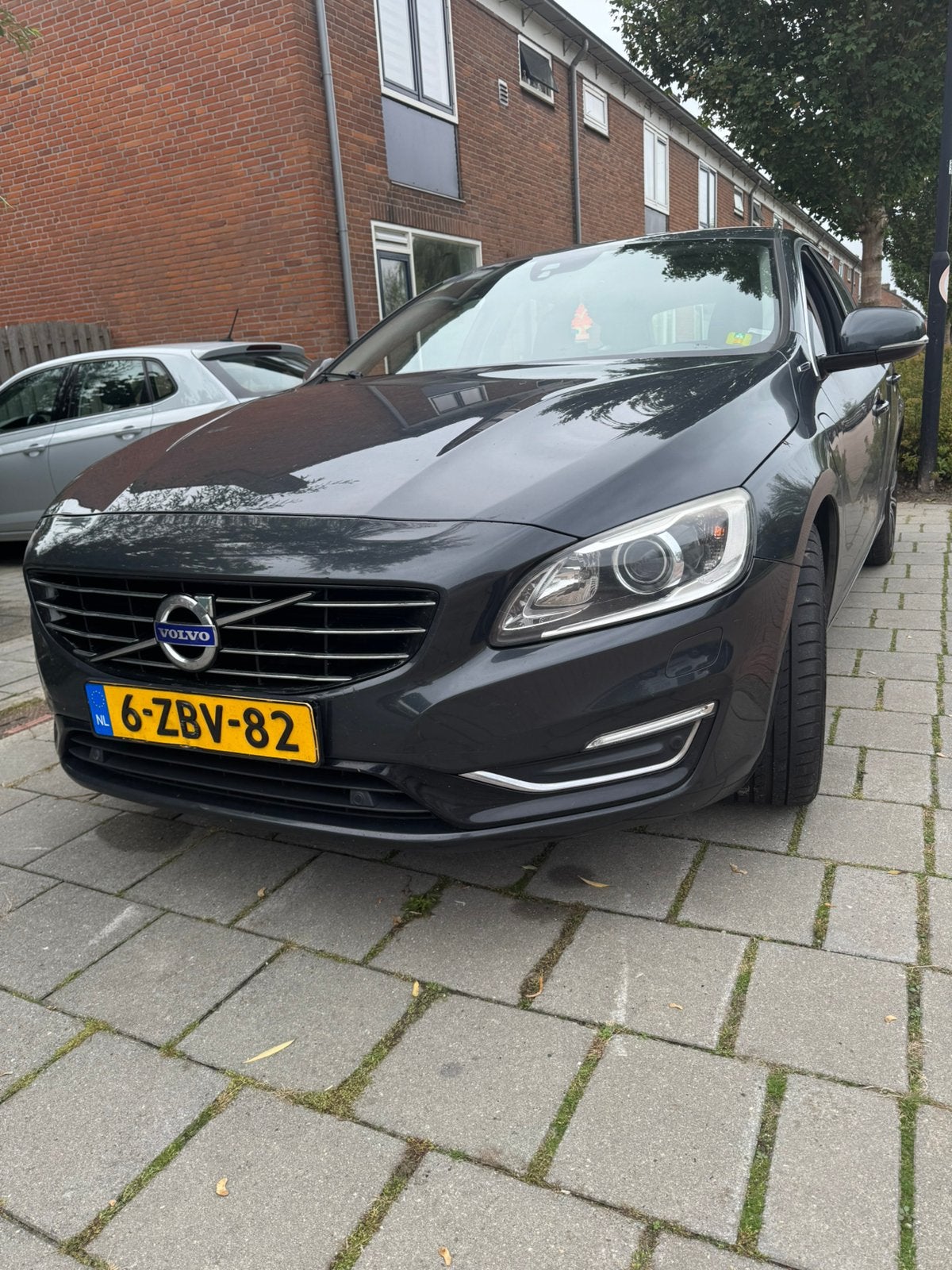 Volvo V60 D6 215pk Plug-in Hybrid 2014 Grijs, 1849 kg, 1800 kg, Plug-in hybride, Particulier