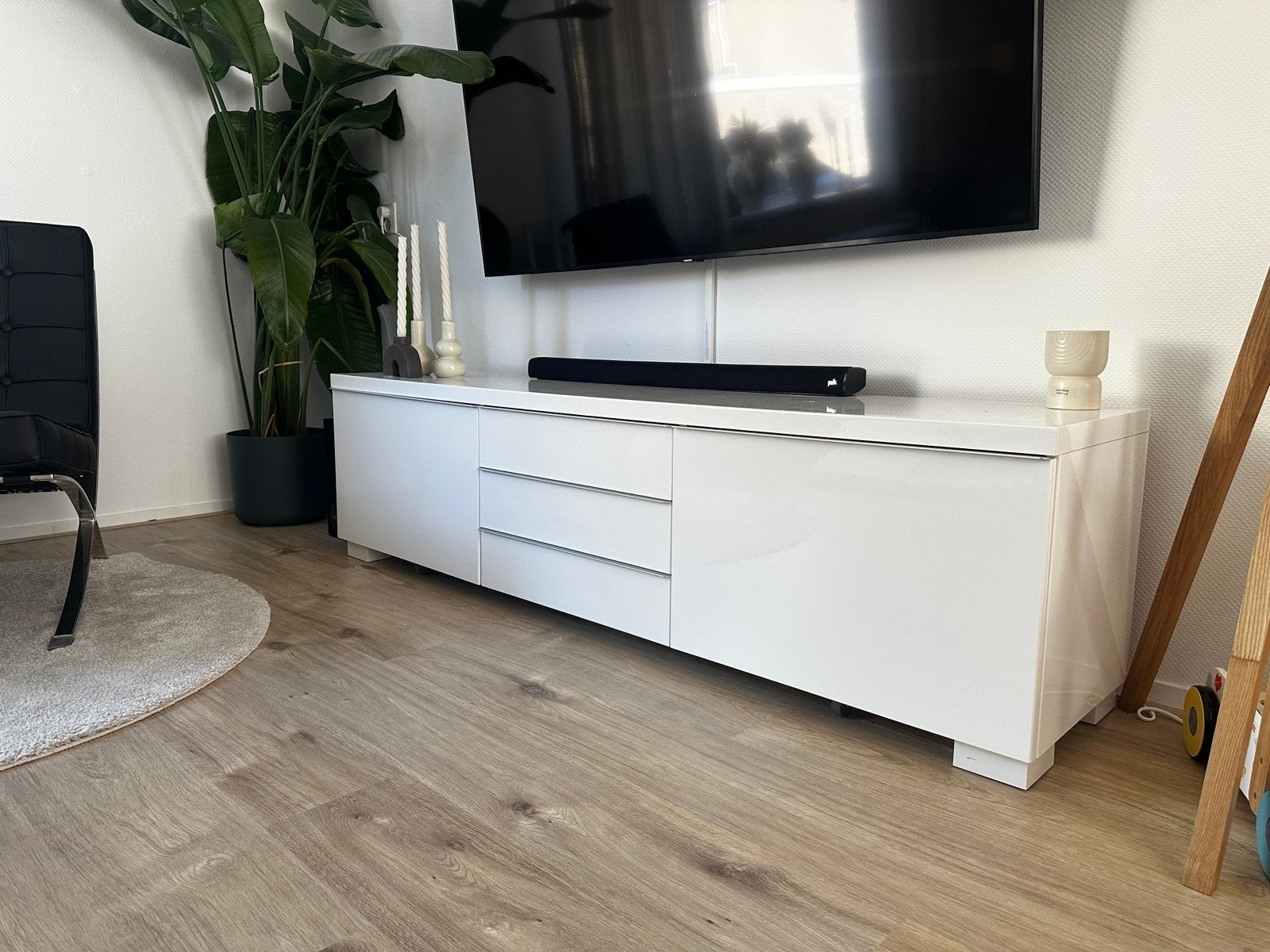 IKEA BESTÅ BURS tv-meubel in hoogglans wit., Ophalen, 150 tot 200 cm, Zo goed als nieuw, Minder dan 100 cm