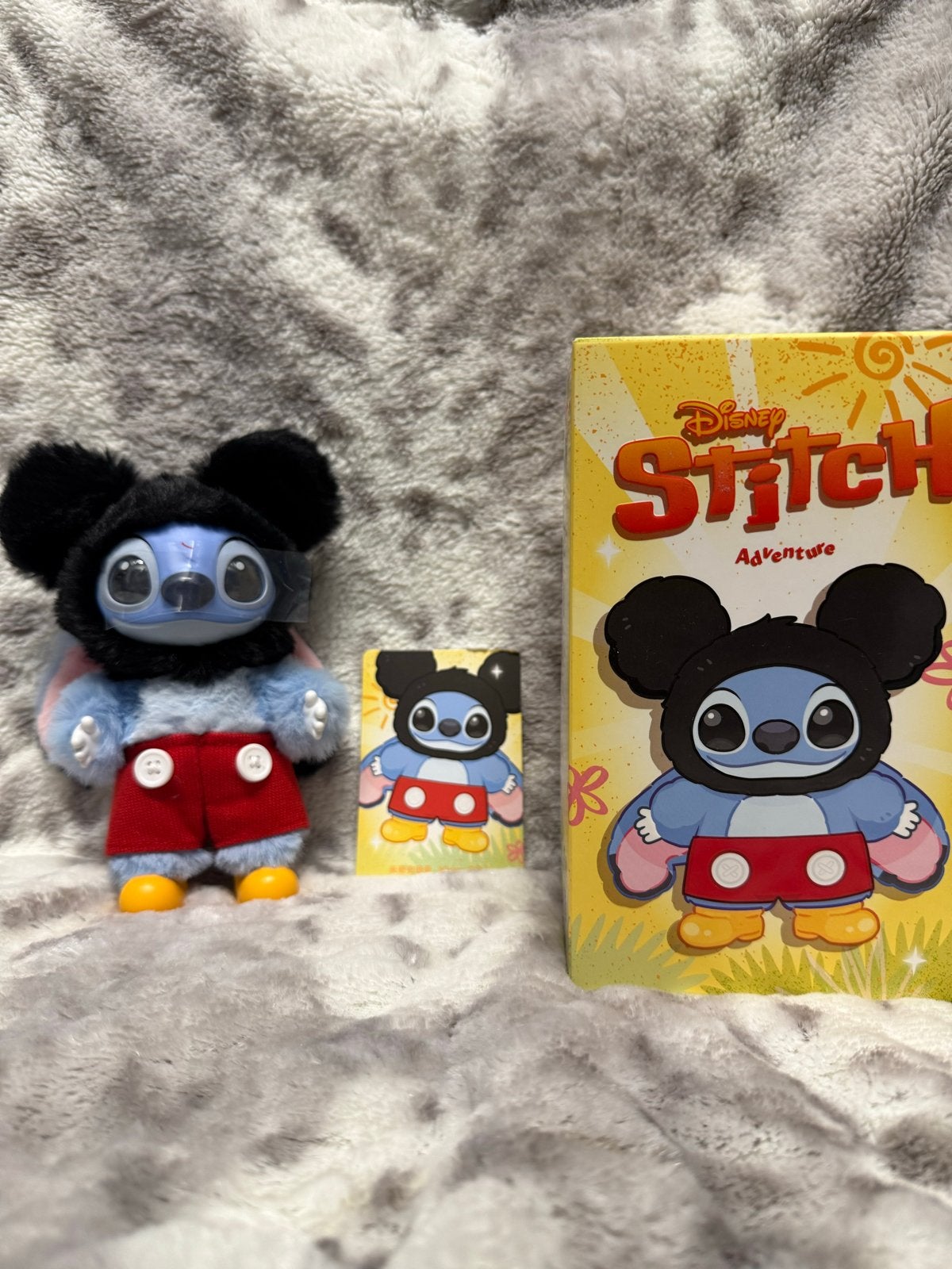 PopMart Stitch Mickey Hanger - Disney Collectible, Ophalen of Verzenden, Mickey Mouse, Nieuw, Beeldje of Figuurtje