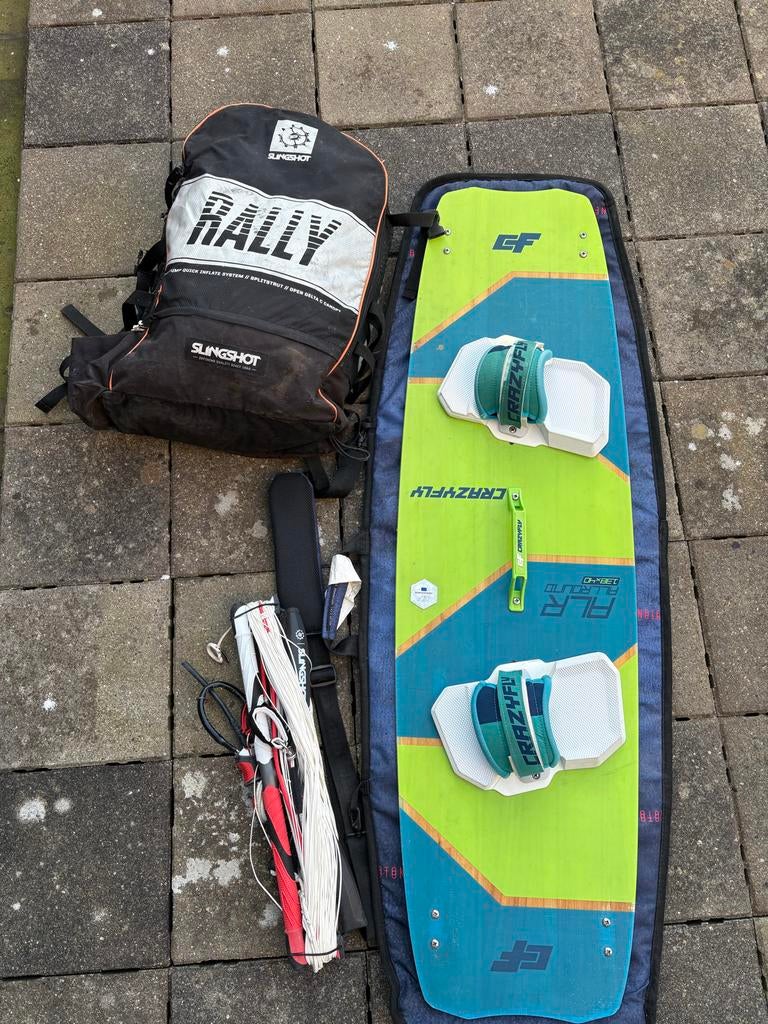 Complete kitesurfset: Slingshot Rally 9m met bar, board &bag, Ophalen, Gebruikt, Kitesurf-set, Twintip
