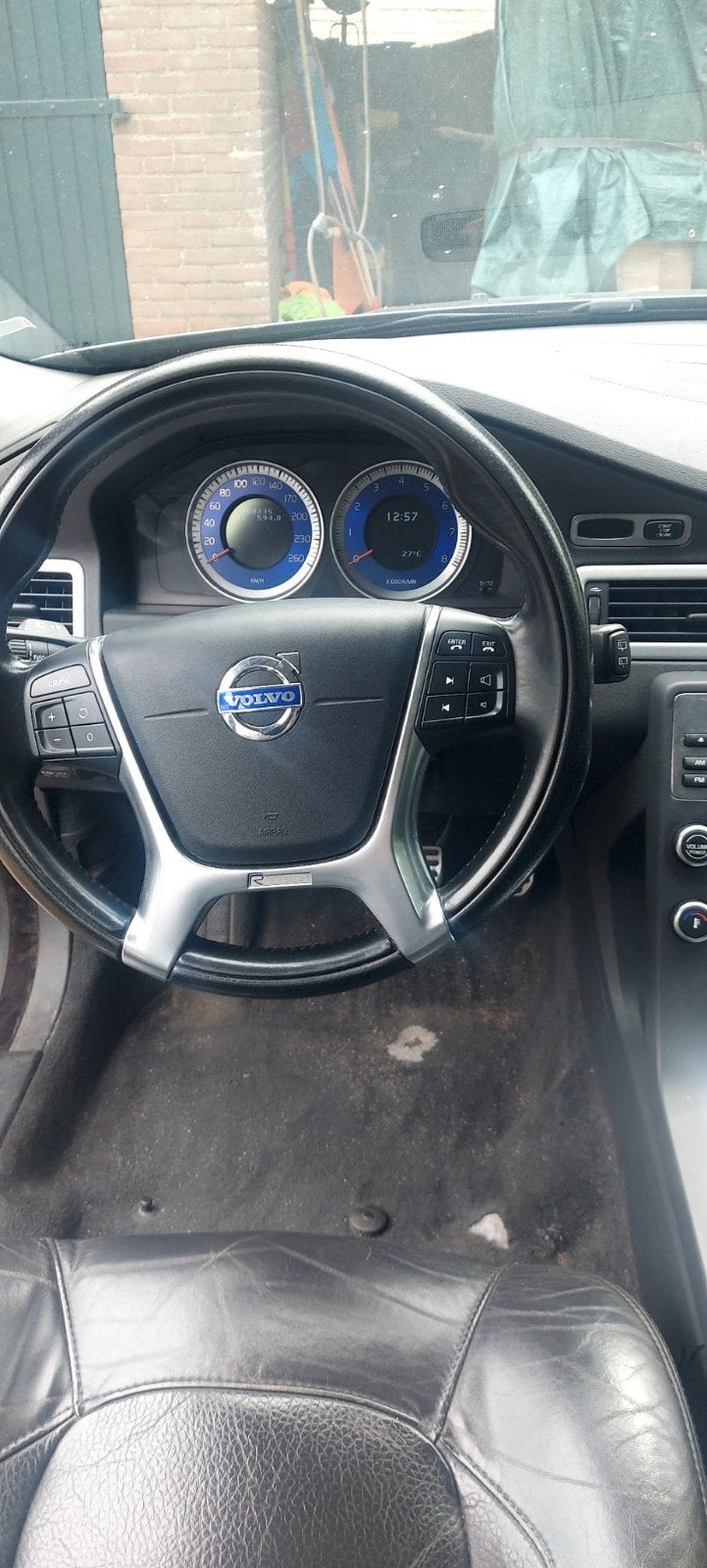 Volvo V70 2.0 T AUT 2011 Grijs, Auto's, 1800 kg, 4 cilinders, Stationwagon, Particulier